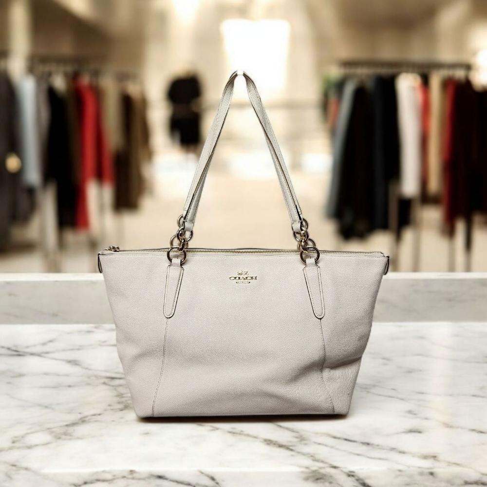 Coach Gallery Tote in Ivory/Cream Pebbled Leather With Gold Hardware Classic